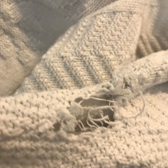 Vintage V-Neck Sweater with Heart Shaped Cable Knit Pattern - Picture 2 of 4